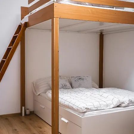 Swanky Retreat Apartment Prague